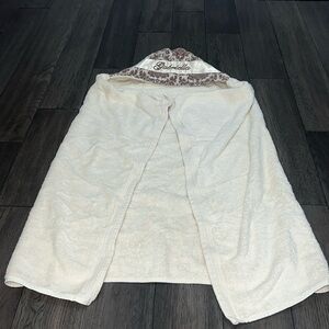 Custom-made baby hooded bath/swim personalized towel with embroidery